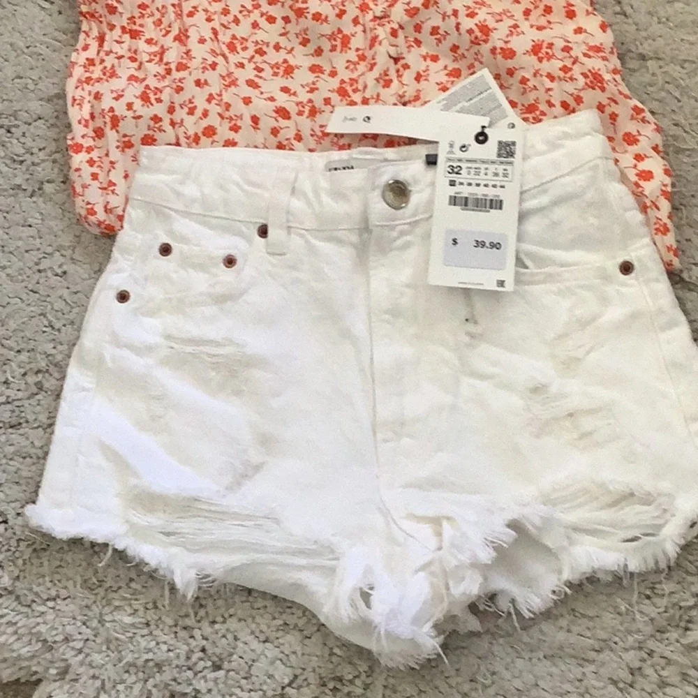 NWT Zara High Waisted Shorts 🖤🖤🖤 - Picture 3 of 9